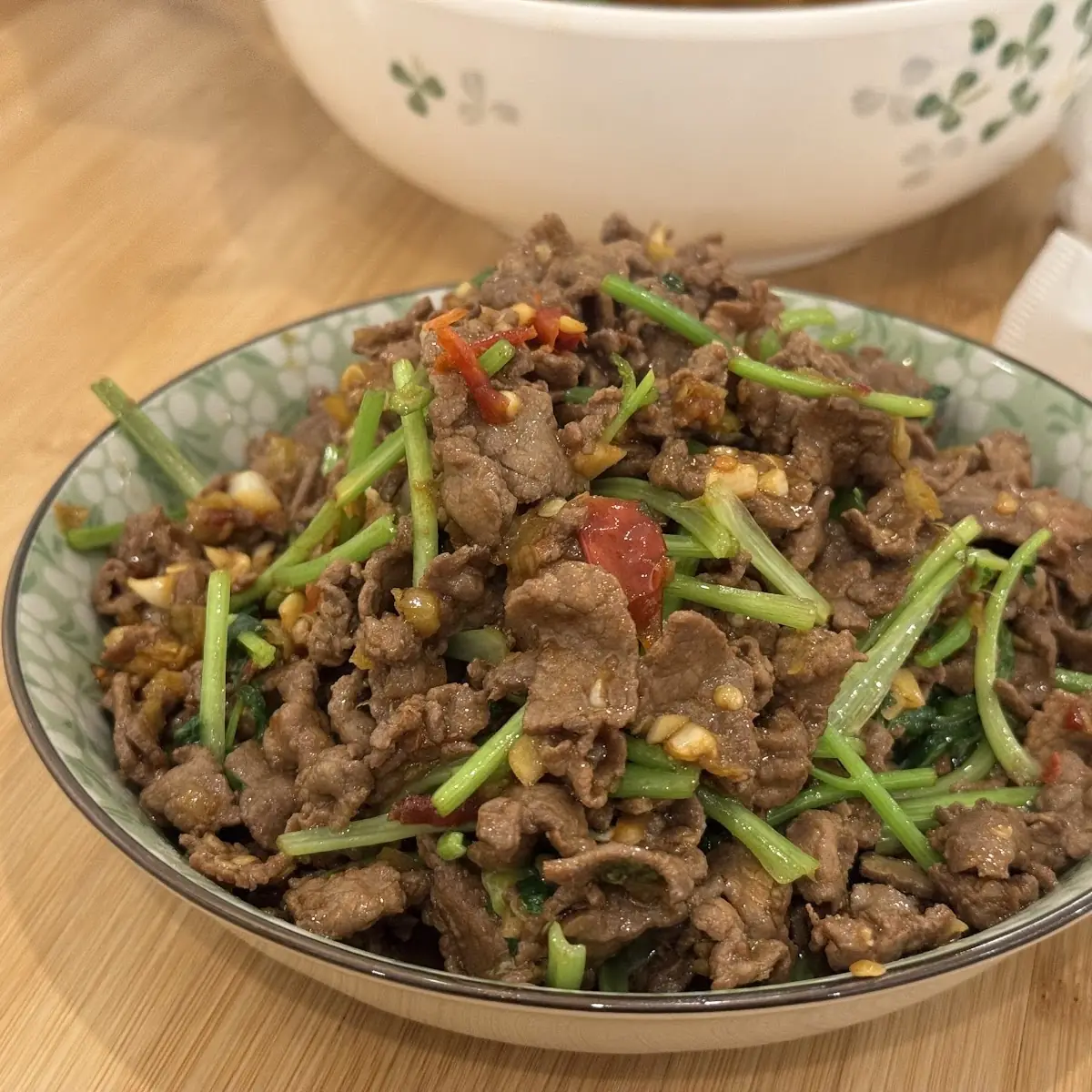 stir-fried parsley beef 小炒牛肉